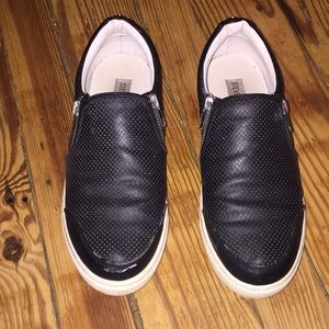 Steve Madden slip on leather sneakers